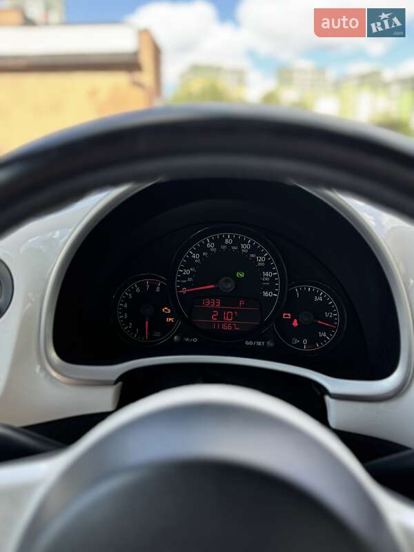 Хэтчбек Volkswagen Beetle 2012 в Киеве фото 4 Хэтчбек Volkswagen Beetle 2012 в Киеве