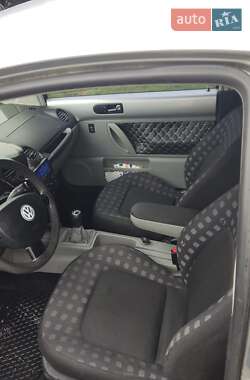 Хэтчбек Volkswagen Beetle 1999 в  фото 8 Хэтчбек Volkswagen Beetle 1999 в