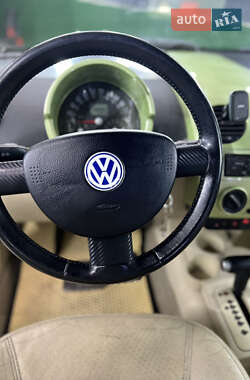 Хэтчбек Volkswagen Beetle 2000 в  фото 20 Хэтчбек Volkswagen Beetle 2000 в