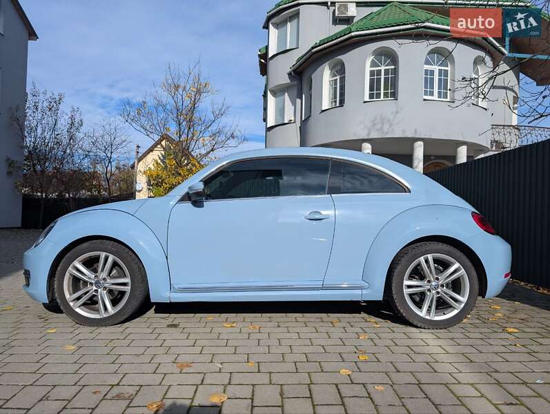 Хэтчбек Volkswagen Beetle 2015 в Львове