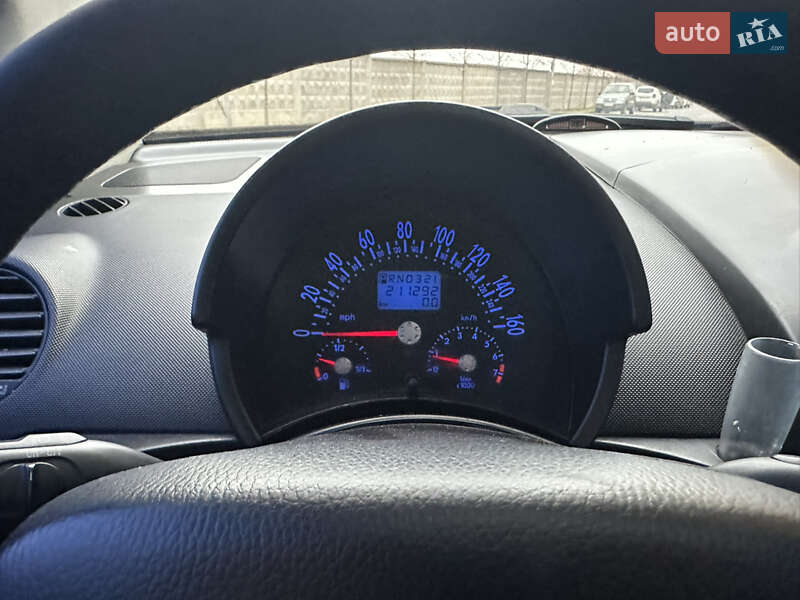 Хетчбек Volkswagen Beetle 2003 в Києві фото 30 Хетчбек Volkswagen Beetle 2003 в Києві