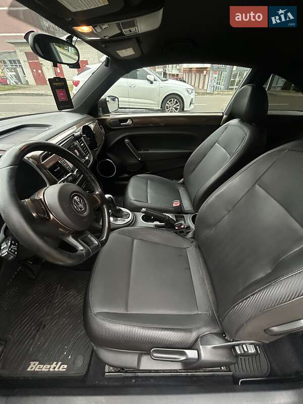 Хэтчбек Volkswagen Beetle 2012 в Львове