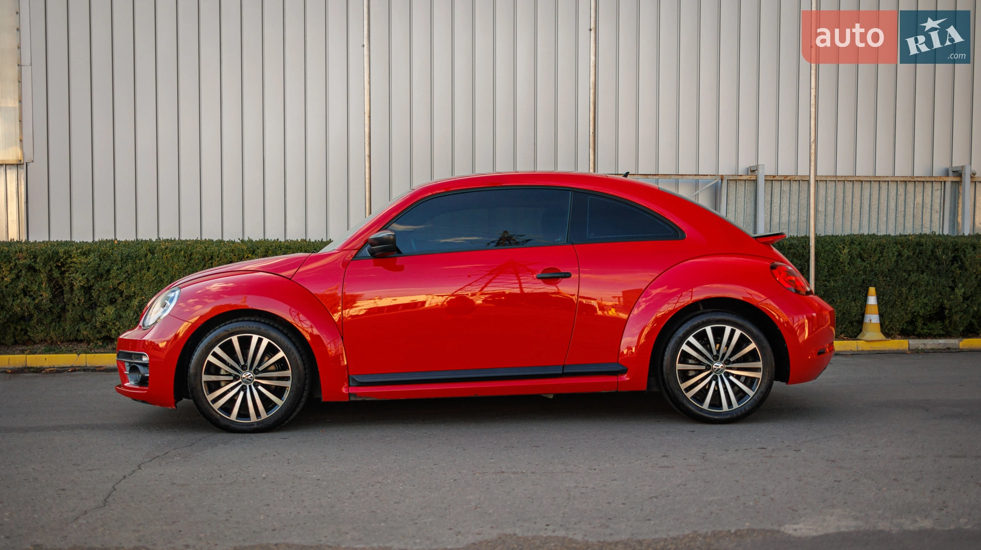 2017 Volkswagen Beetle - мініатюра 2