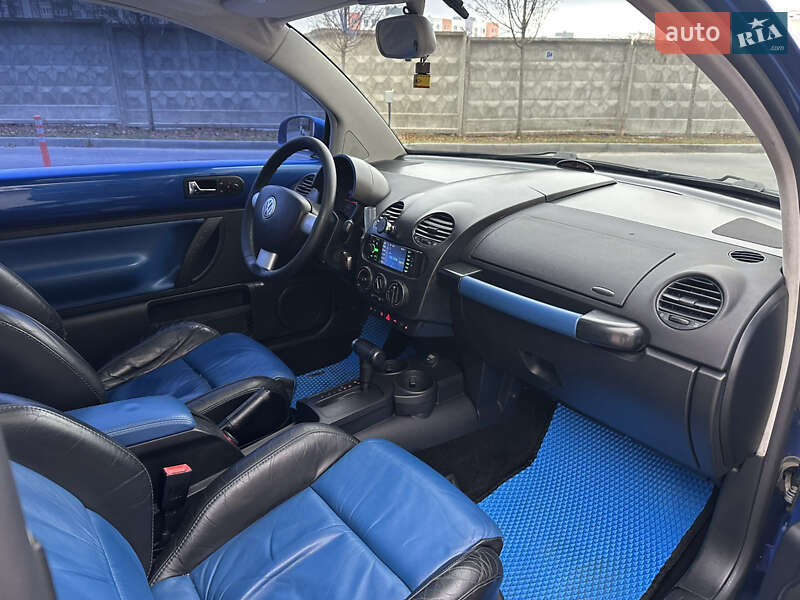 Хэтчбек Volkswagen Beetle 2003 в Киеве