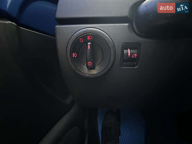 Хэтчбек Volkswagen Beetle 2003 в Киеве