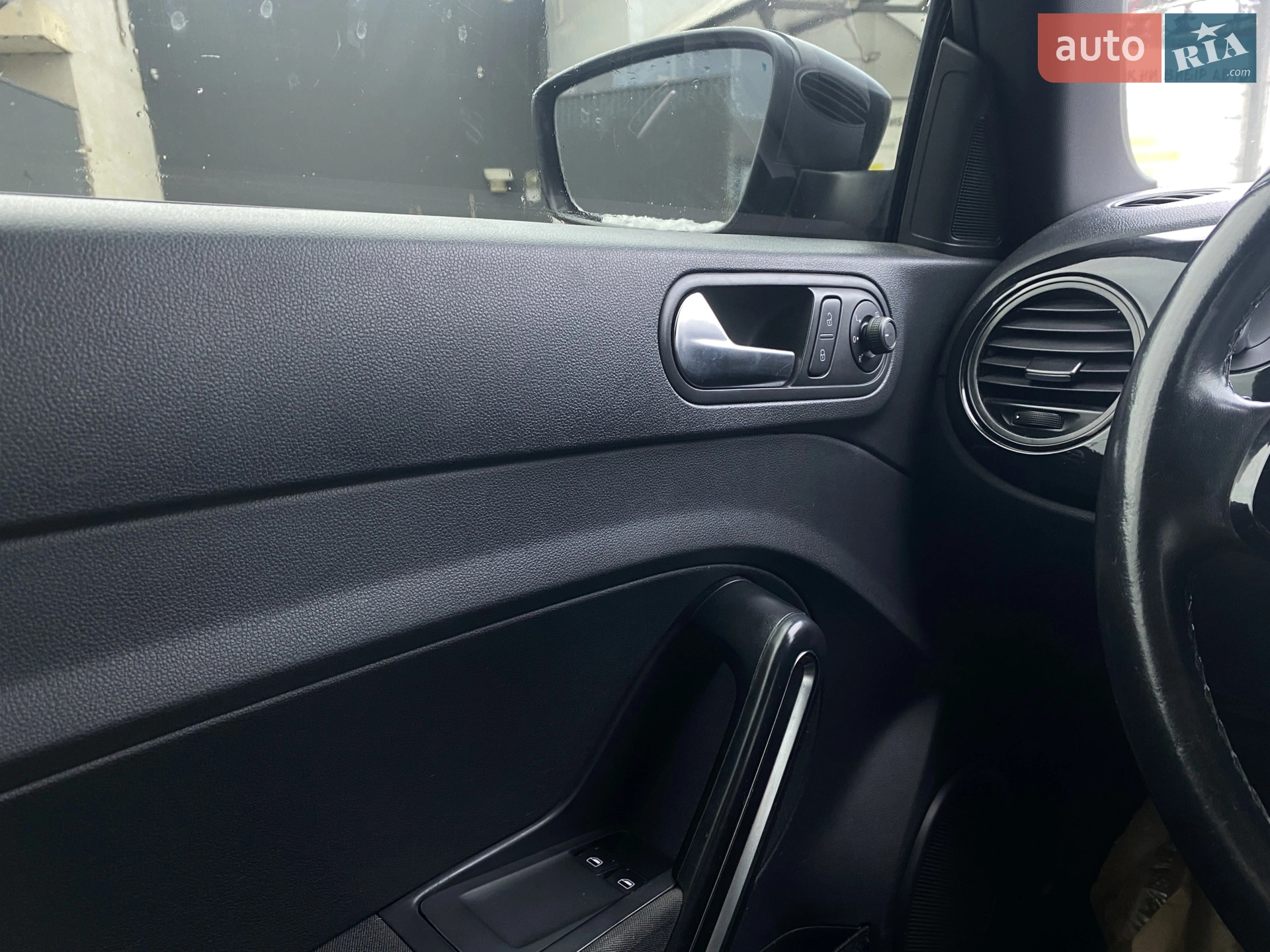 2018 Volkswagen Beetle - мініатюра 23