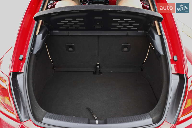 Хэтчбек Volkswagen Beetle 2013 в Кременчуге