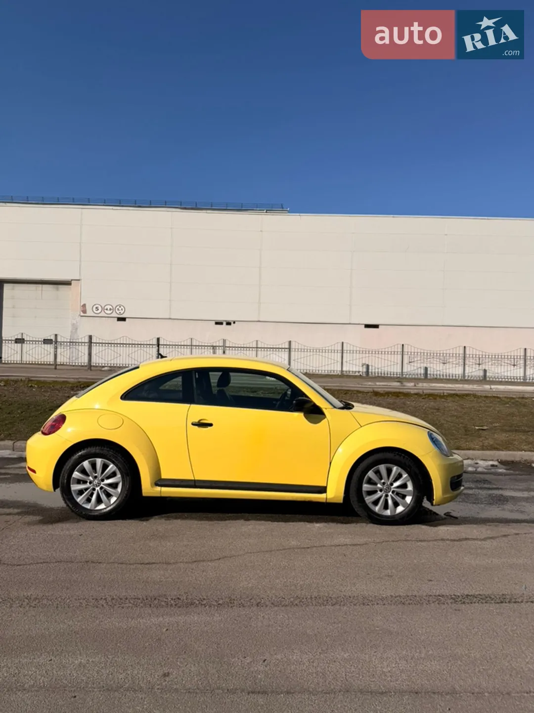 2015 Volkswagen Beetle - мініатюра 2
