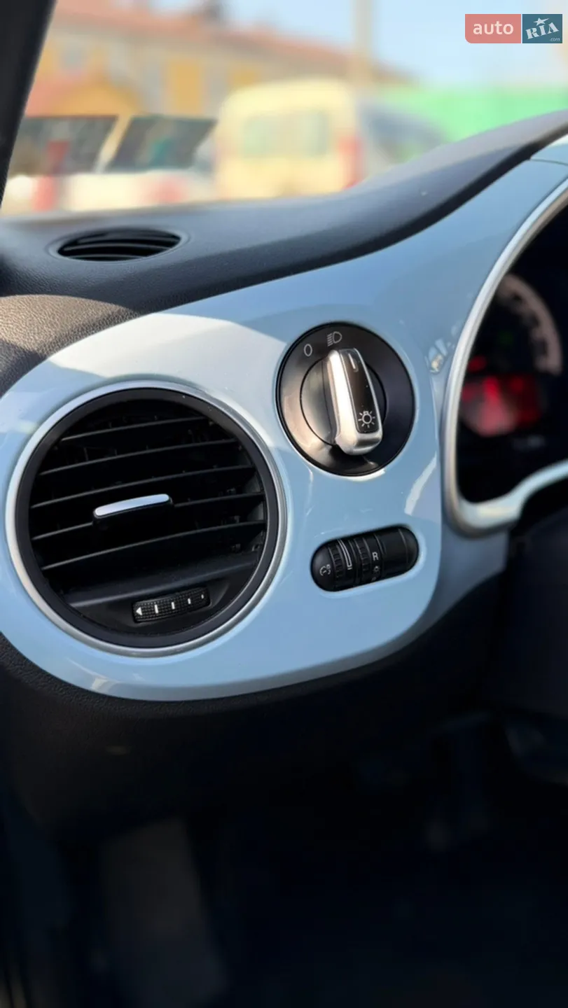 2013 Volkswagen Beetle - мініатюра 12