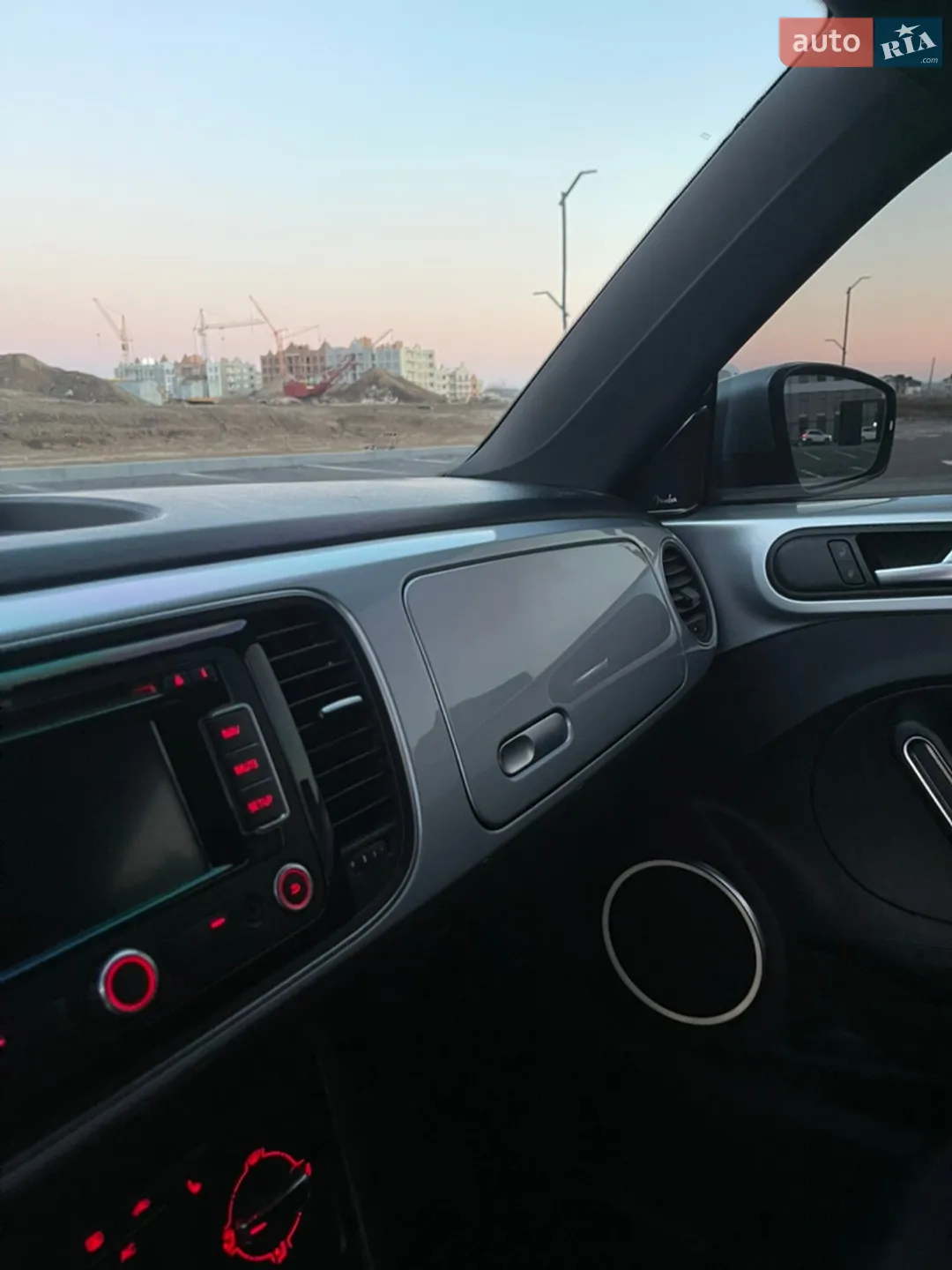 2012 Volkswagen Beetle - мініатюра 21