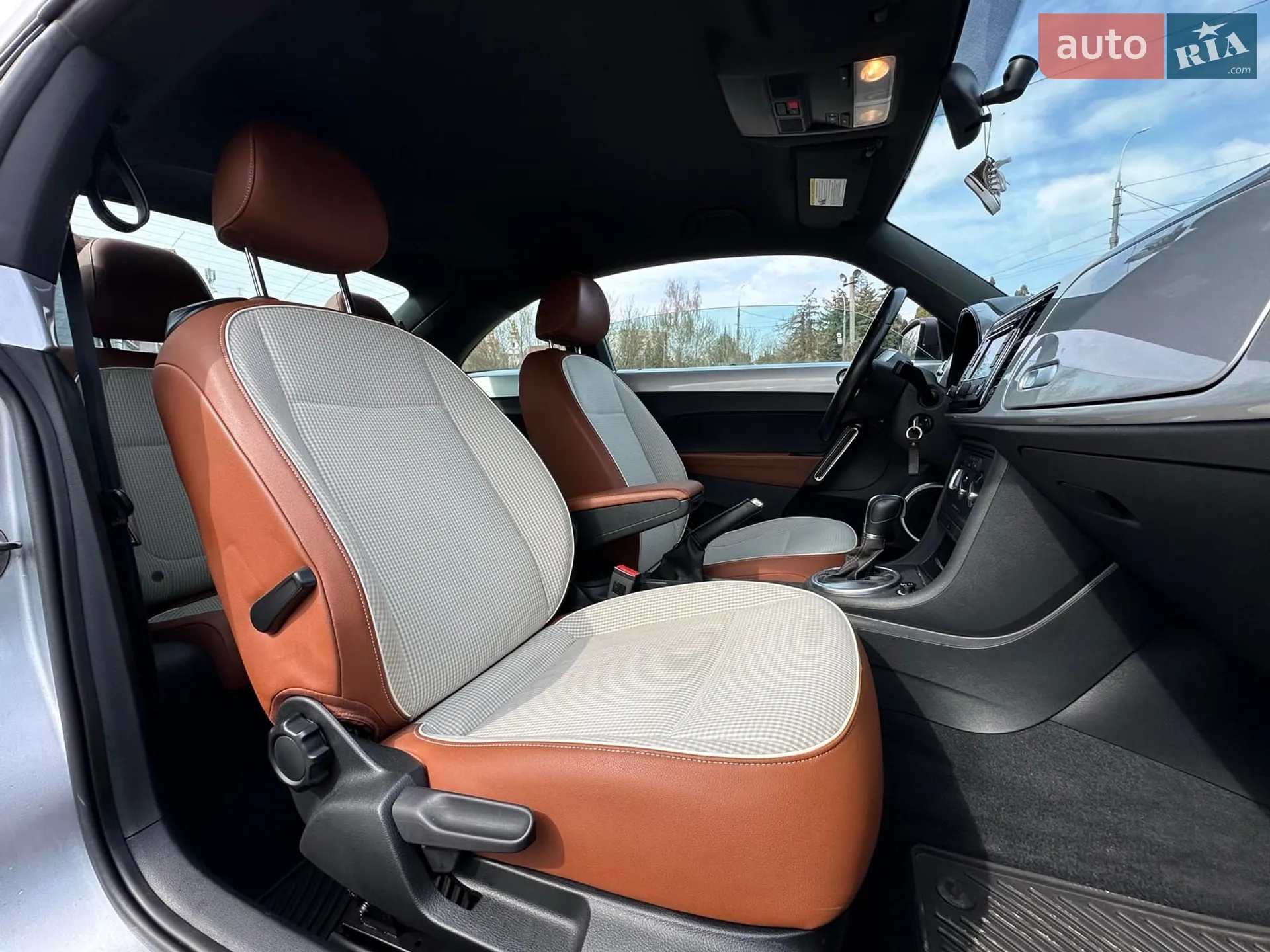 2014 Volkswagen Beetle - мініатюра 11