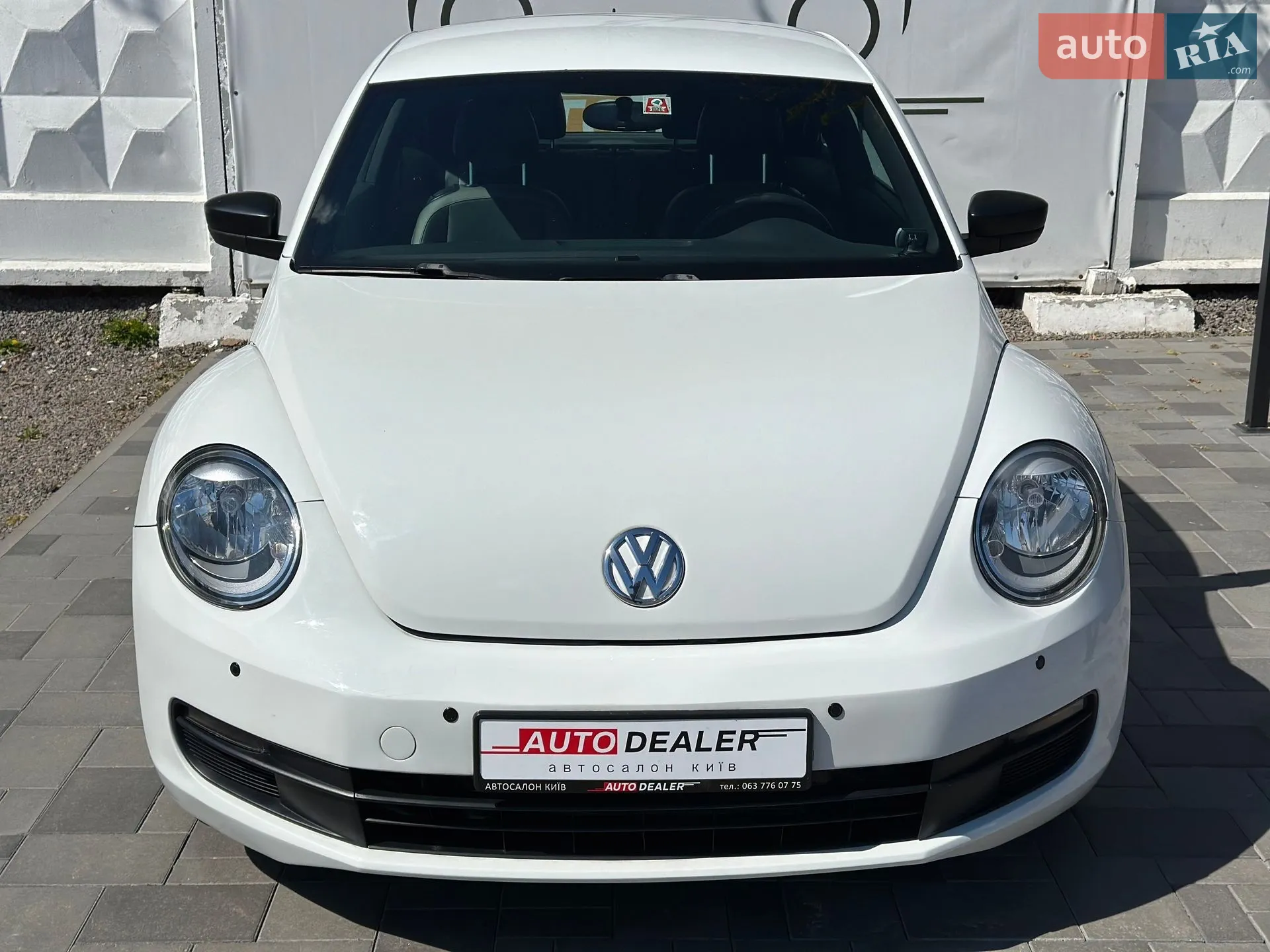 2015 Volkswagen Beetle - мініатюра 2