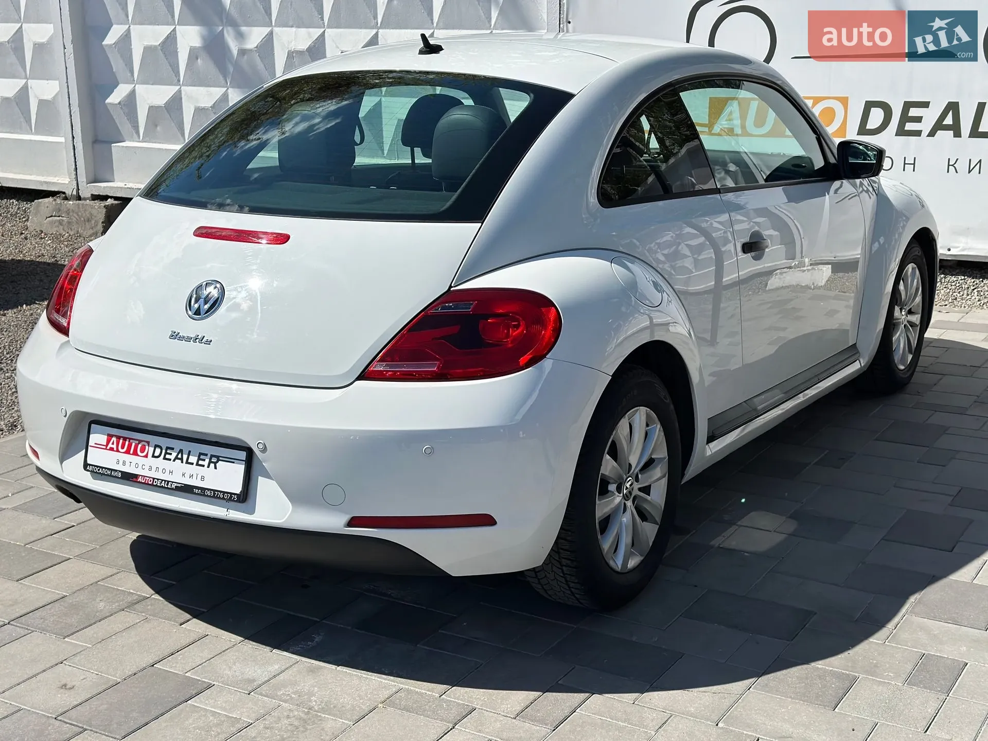 2015 Volkswagen Beetle - мініатюра 10