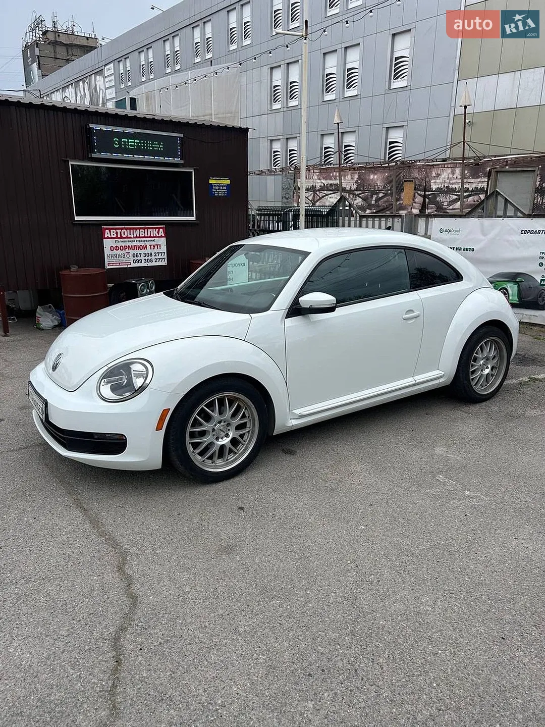2013 Volkswagen Beetle - мініатюра 4