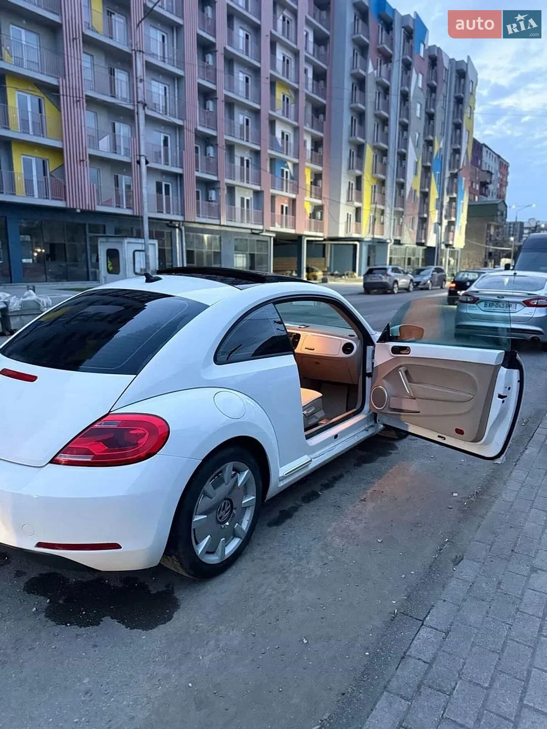 2013 Volkswagen Beetle - мініатюра 3