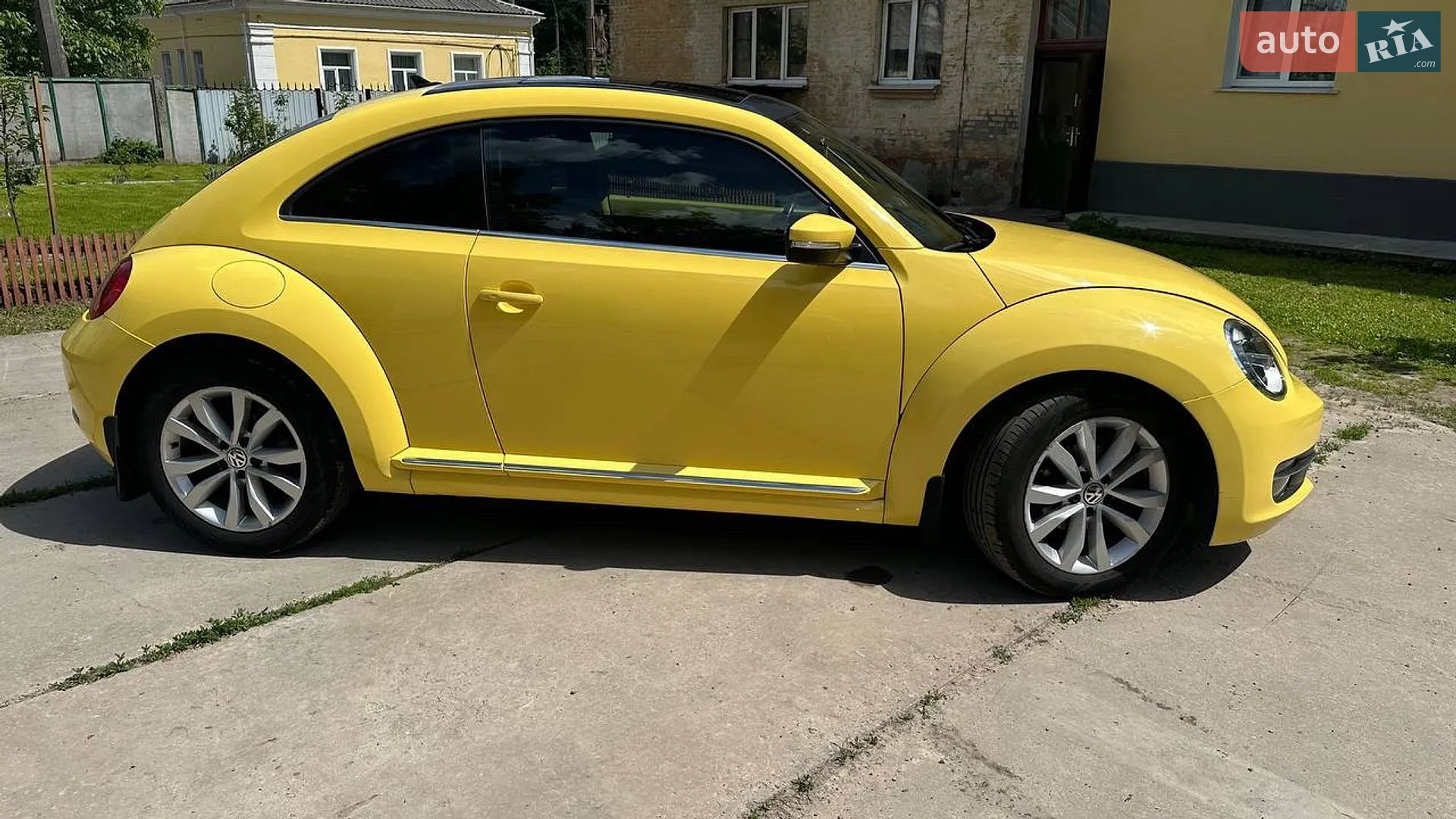 2013 Volkswagen Beetle - мініатюра 3