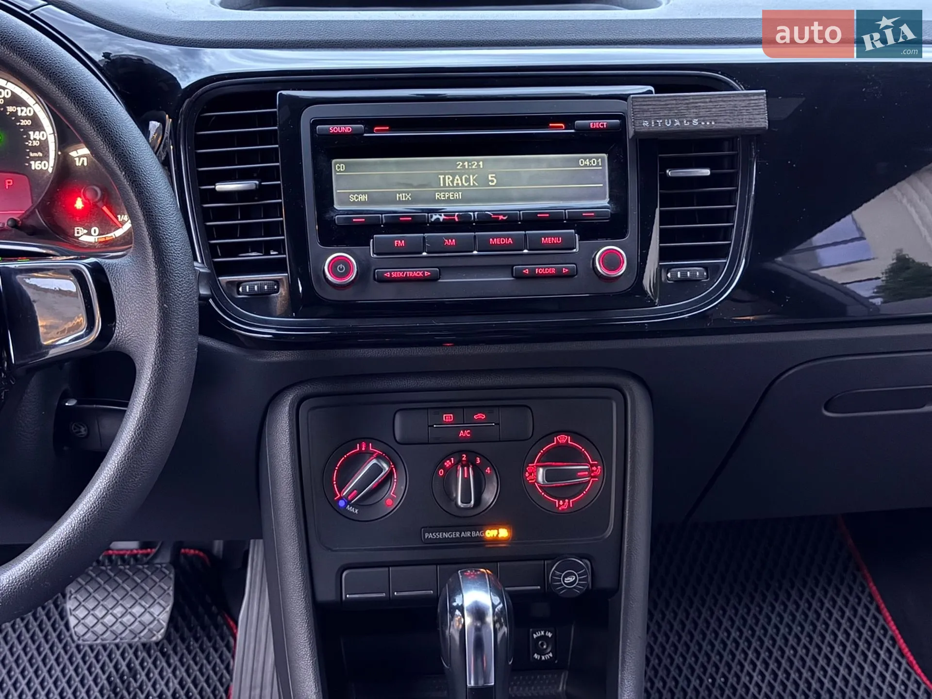 2013 Volkswagen Beetle - мініатюра 19