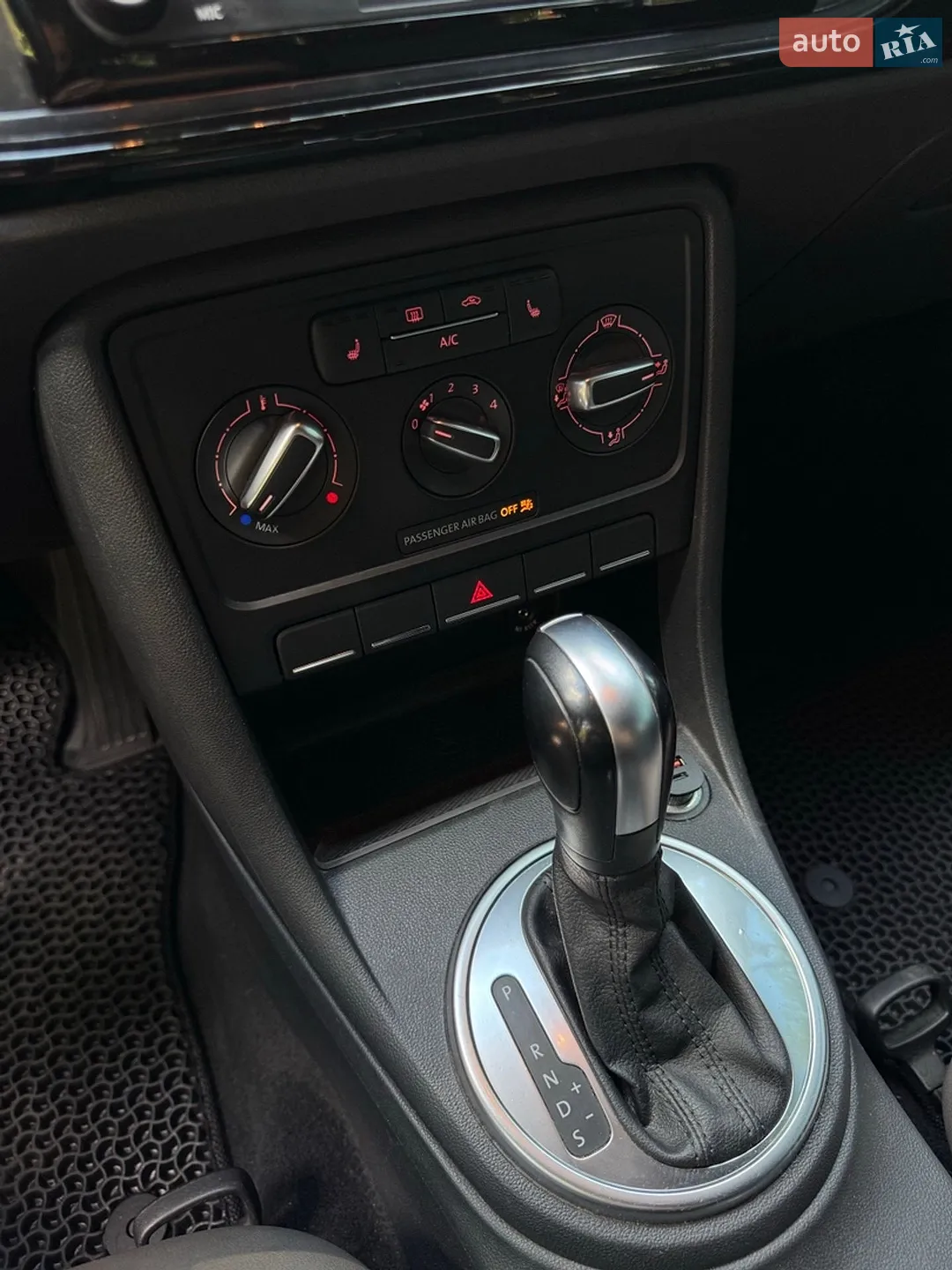 2015 Volkswagen Beetle - мініатюра 20