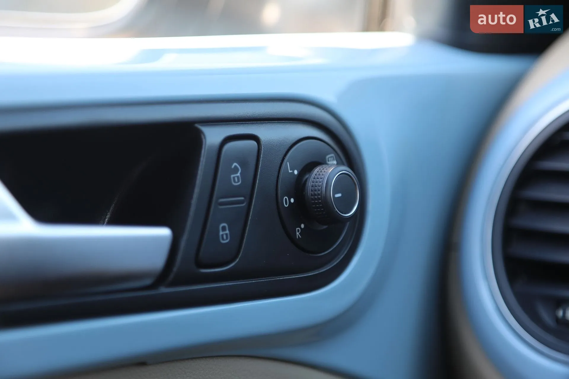 2015 Volkswagen Beetle - мініатюра 22