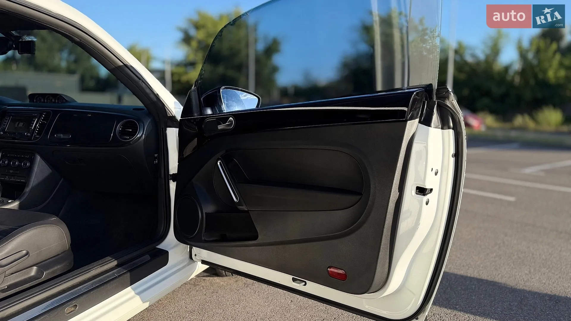 2015 Volkswagen Beetle - мініатюра 28