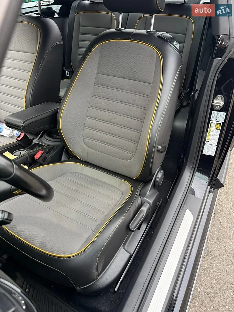 2017 Volkswagen Beetle - мініатюра 14