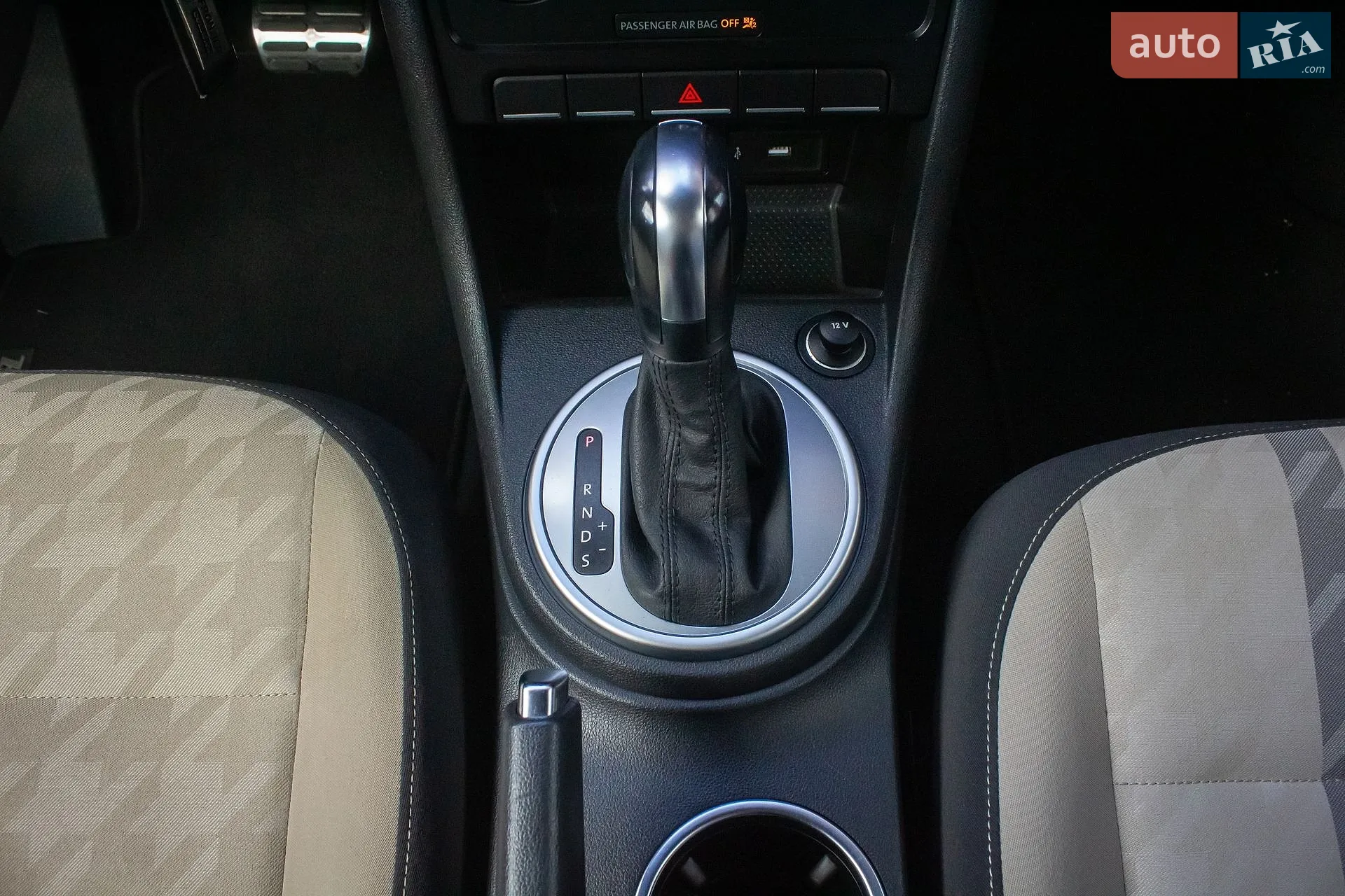 2015 Volkswagen Beetle - мініатюра 21