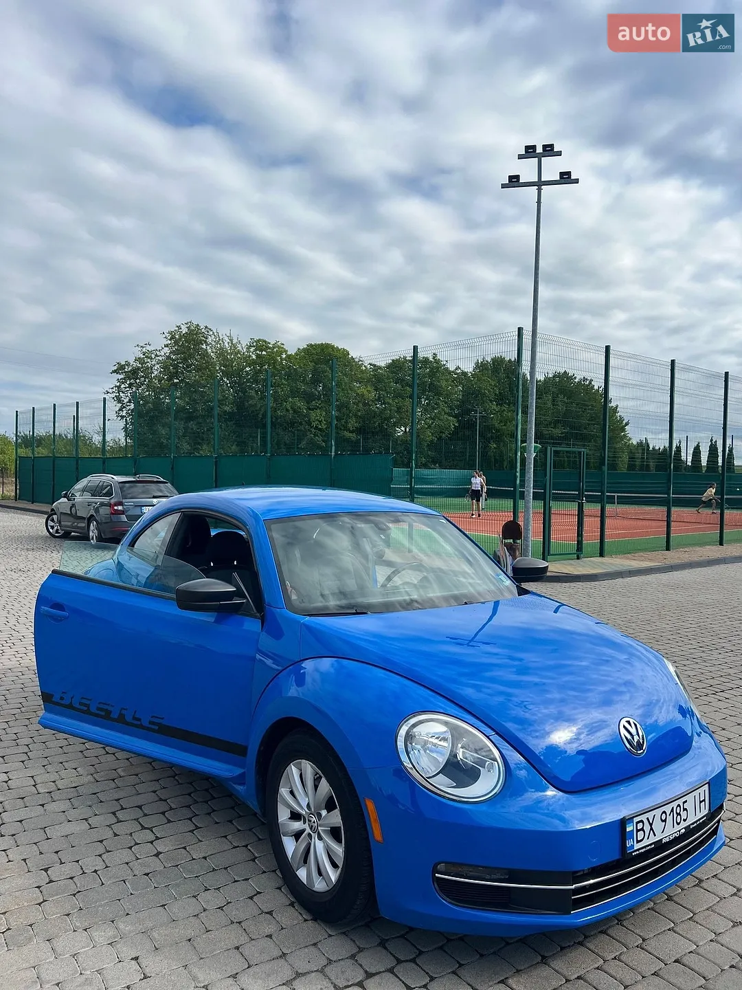 2017 Volkswagen Beetle - мініатюра 3