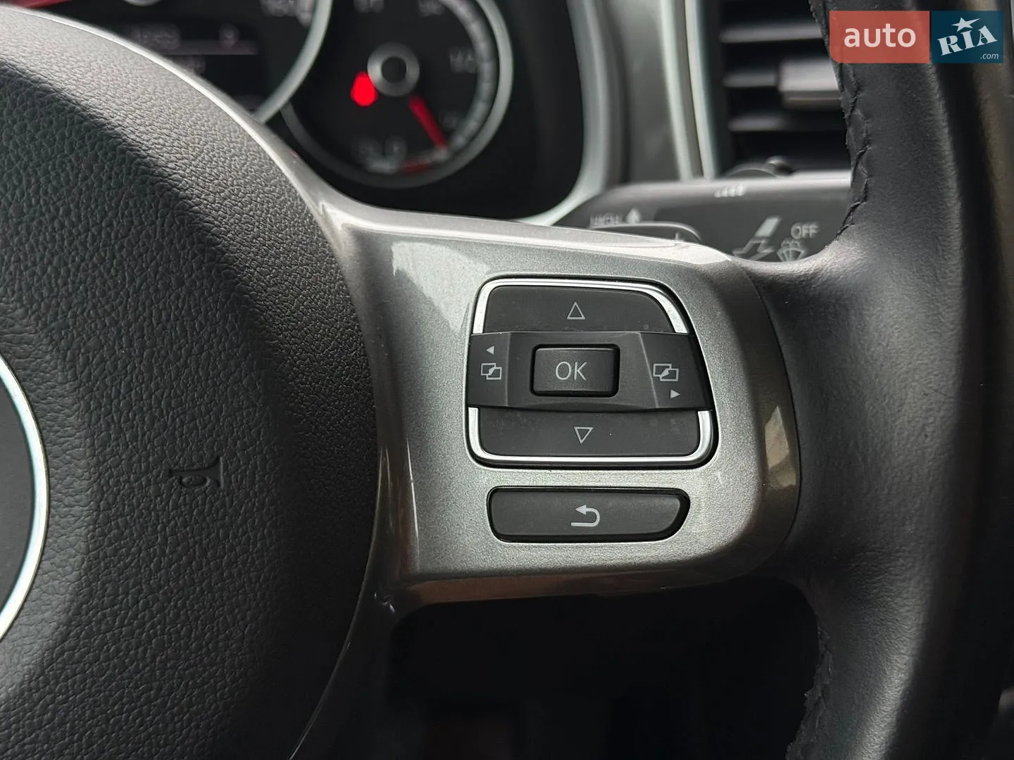 2014 Volkswagen Beetle - мініатюра 32