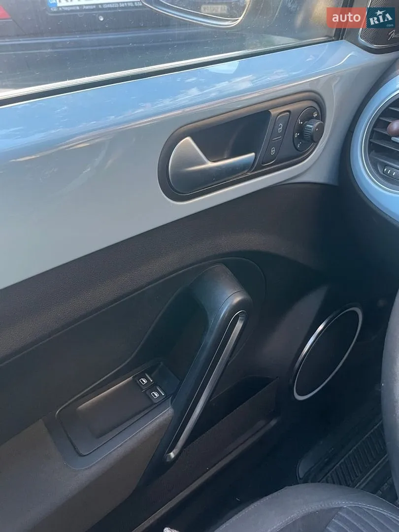 2012 Volkswagen Beetle - мініатюра 13