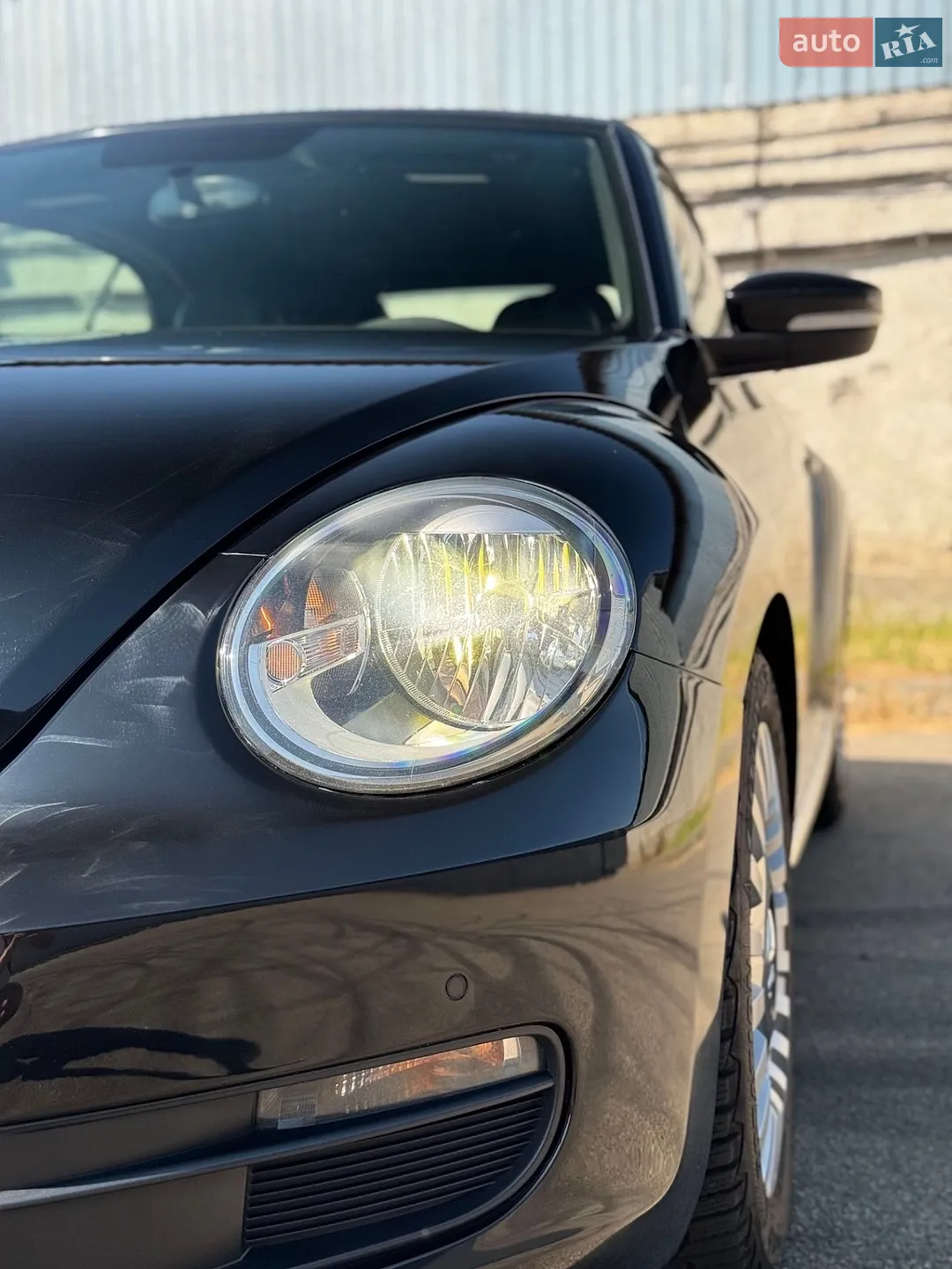 2015 Volkswagen Beetle - мініатюра 2