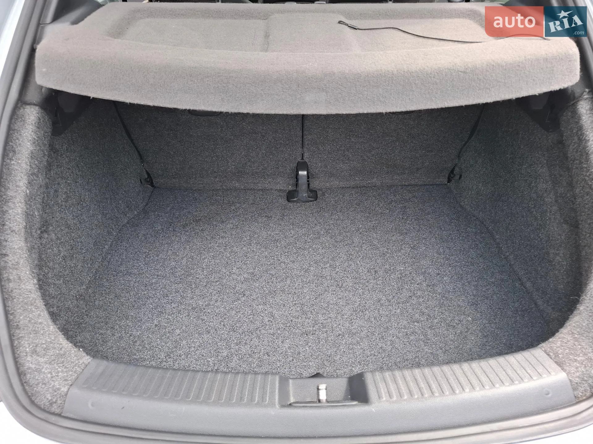 2012 Volkswagen Beetle - мініатюра 40