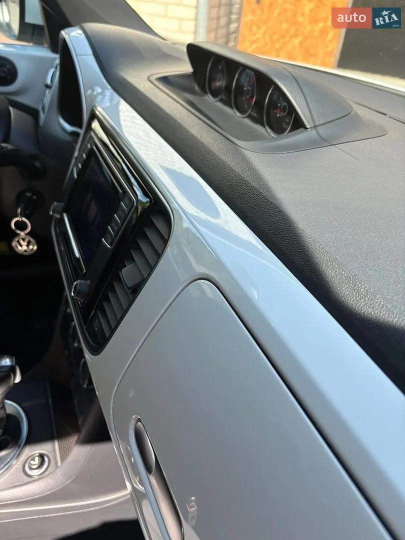 2015 Volkswagen Beetle - мініатюра 30