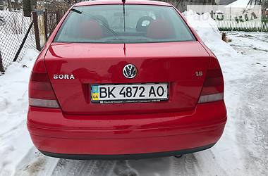 Седан Volkswagen Bora 2001 в Ровно
