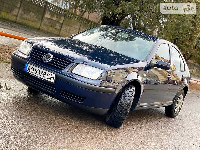 Седан Volkswagen Bora 2002 в Мукачевому