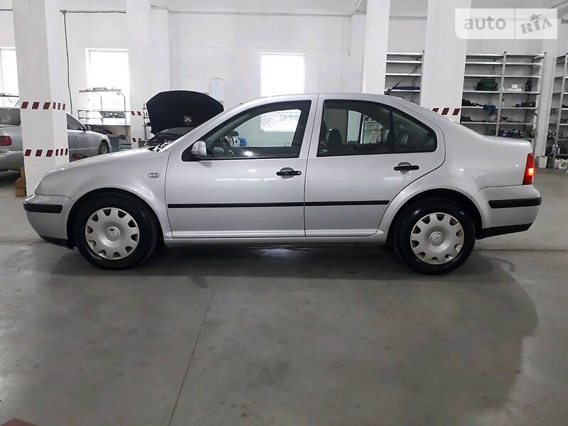 Седан Volkswagen Bora 2000 в 