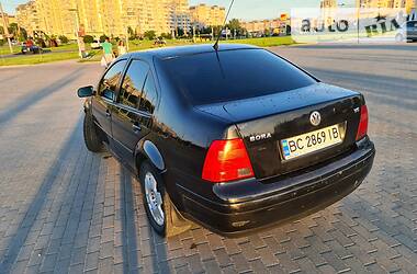 Седан Volkswagen Bora 1999 в Мостиске