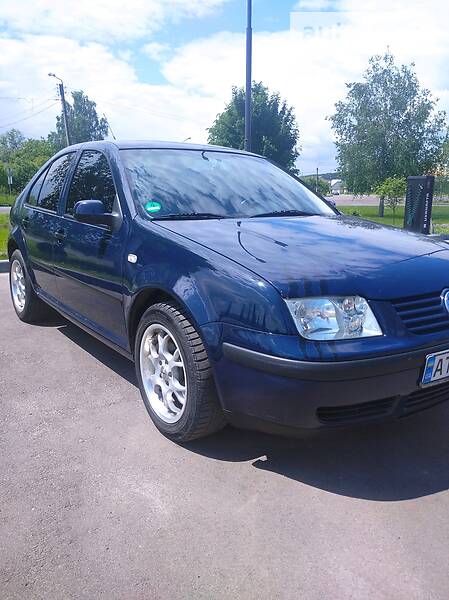 Седан Volkswagen Bora 2002 в Калуші