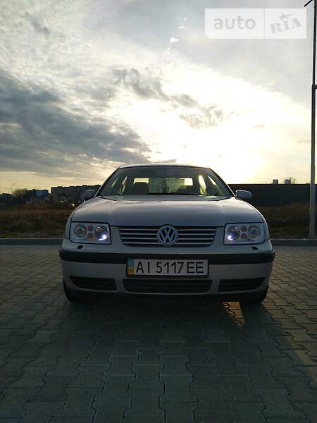 Седан Volkswagen Bora 2003 в Киеве