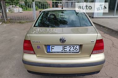 Седан Volkswagen Bora 2001 в Чернігові