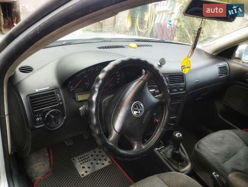 Седан Volkswagen Bora 2000 в Тячеві