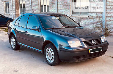 Седан Volkswagen Bora 2003 в Новояворовске