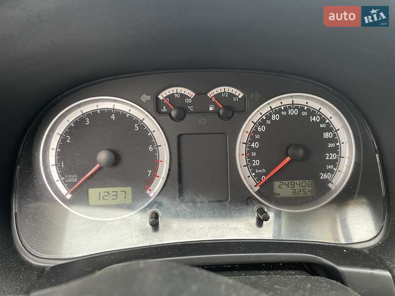 Седан Volkswagen Bora 2001 в Києві