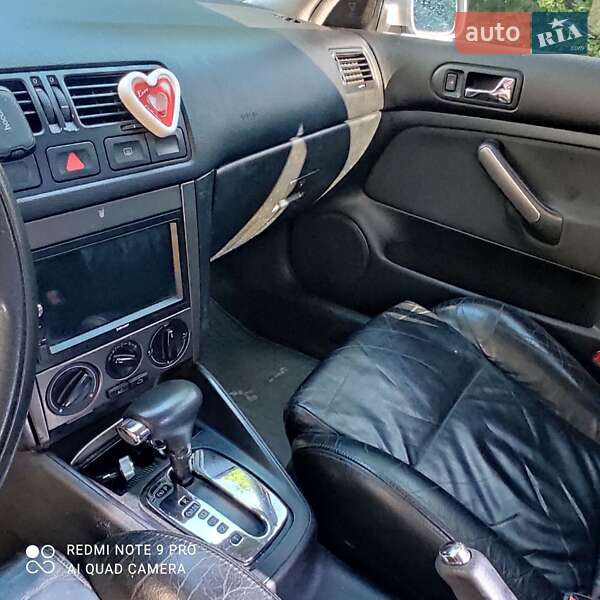Седан Volkswagen Bora 2002 в Кременці