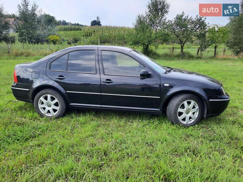 Седан Volkswagen Bora 2003 в Чернівцях
