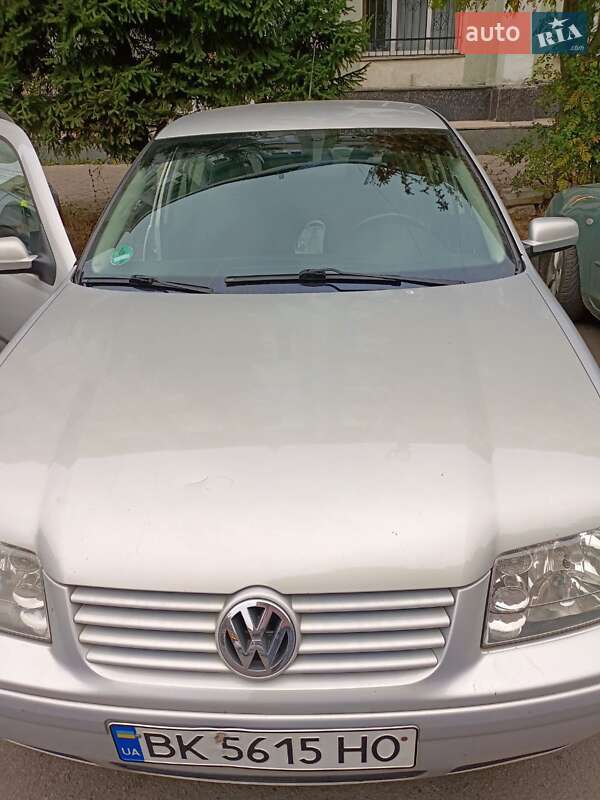 Седан Volkswagen Bora 1999 в Ровно