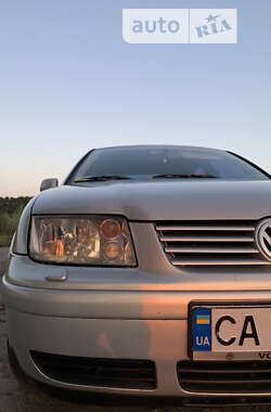 Седан Volkswagen Bora 1999 в Монастырище