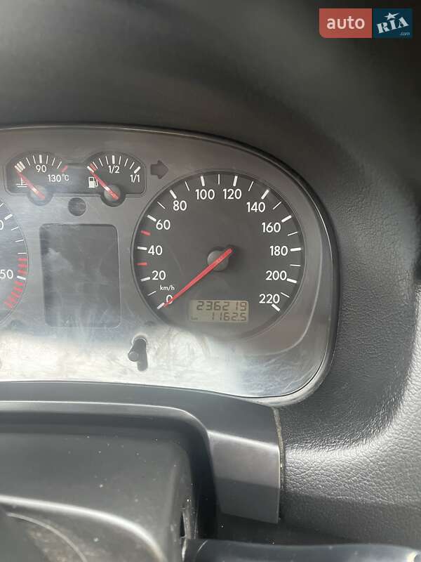 Седан Volkswagen Bora 2001 в Мостиській