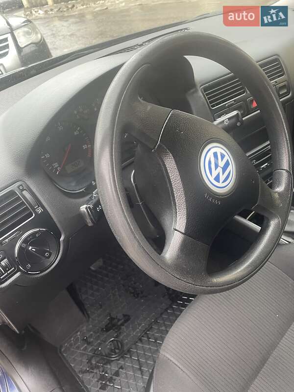 Седан Volkswagen Bora 2001 в Мостиській