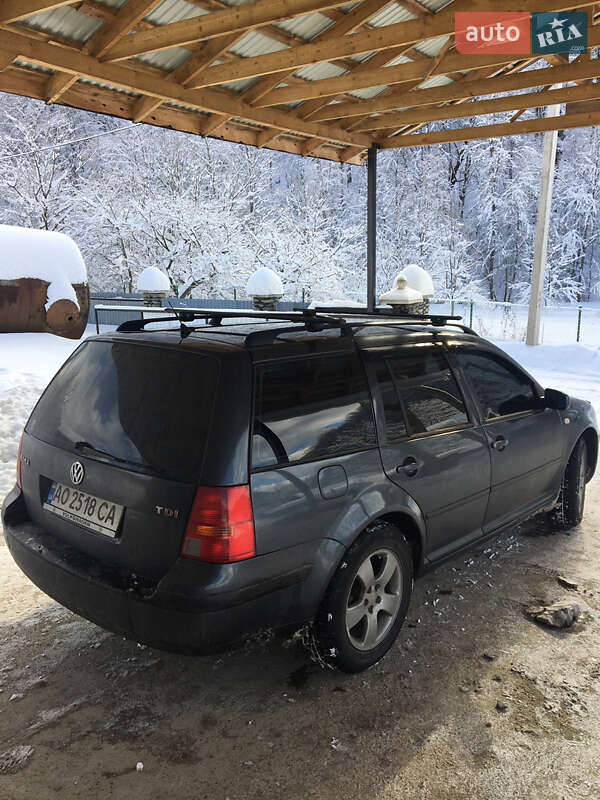 Універсал Volkswagen Bora 2001 в Ужгороді
