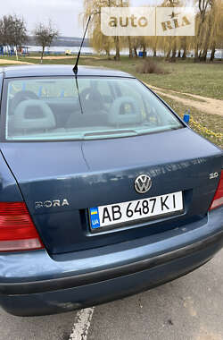 Седан Volkswagen Bora 2001 в Ладыжине